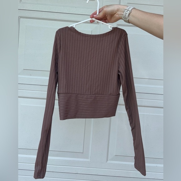 SHEIN V-Neck Cropped Long Sleeve 
Size Women’s XS - Picture 2 of 2